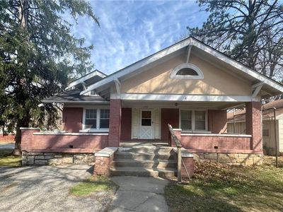 1400 E 77th Ter