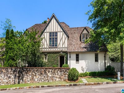470 Botanical Pl S