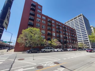 420 S Clinton St APT 302