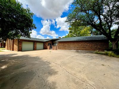 215 Lometa Dr