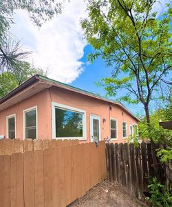 716-718 W Madison St