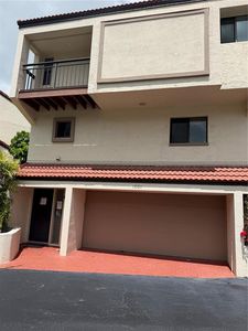 240 Windward Psge APT 1001
