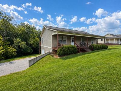63 Meade Ln