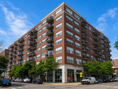 6 S Laflin St APT 801