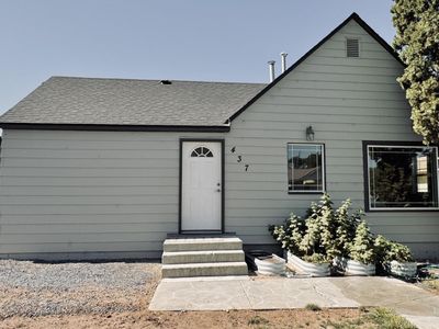 437 2nd Ave E
