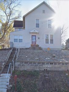 1025 Ironmoulders St