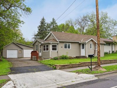 421 Buffalo Ave S