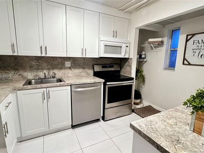 8060 Fairview Dr APT 101