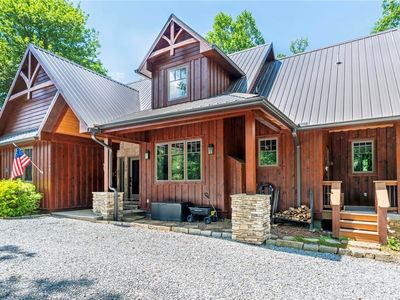 142 Summit Point Trail