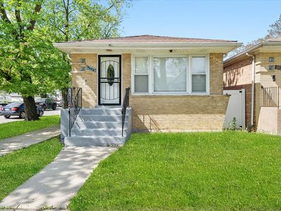 2058 W 70th Pl