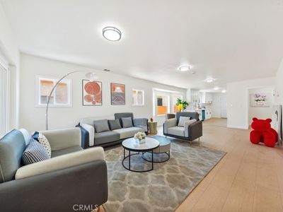 1132 W 55th St