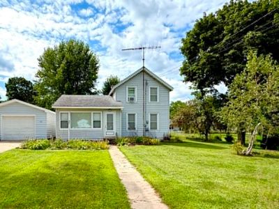 305 S Main St