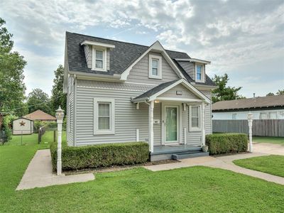 113 S Hoff Ave