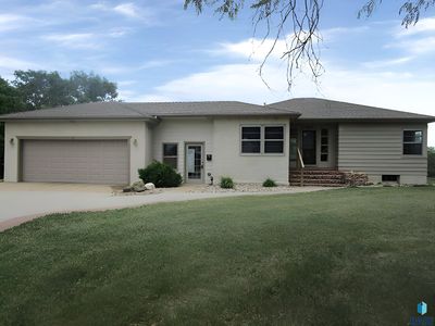 610 Maple St