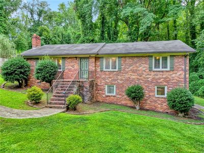 7 River Oaks Dr
