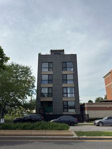 5914 N Lincoln Ave #2E