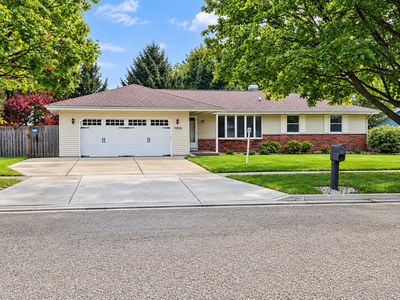 1212 N Wuthering Hills Dr