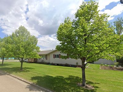 1231 Meadowbrook Dr