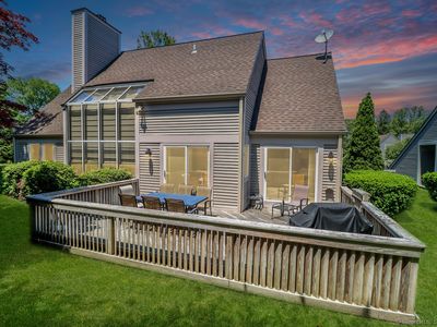 230 New Canaan Avenue APT 2