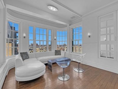 2109 Broadway APT 1610