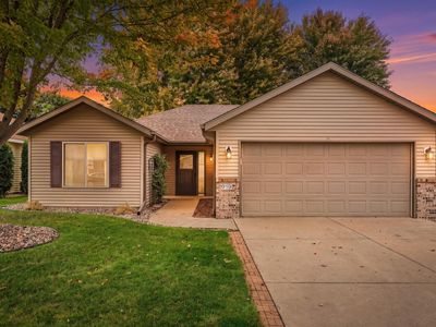 919 Willow Grove Cir