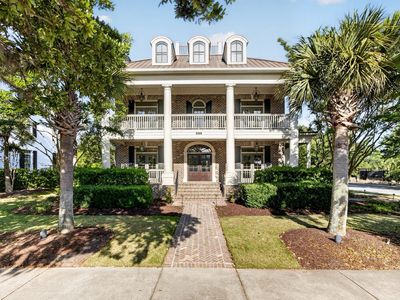 659 Island Park Dr