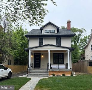 217 Sheridan St NW
