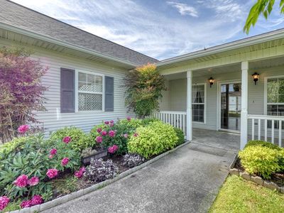 15 Westward Ln