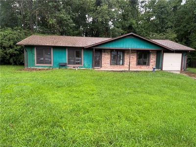 2504 Decathlon Cres