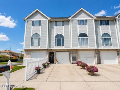 151 Crossfield Ave