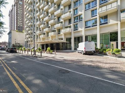 604 S Washington Sq APT 1806