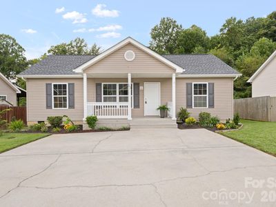 53 W Newberry Dr
