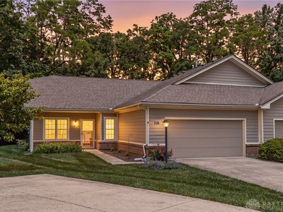 3366 Darbyshire Dr