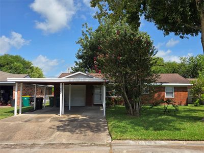 322 Elaine St