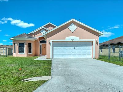 716 Versailles Ln