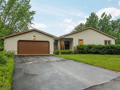 901 Huron Hills Dr