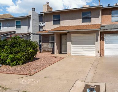 11907 Gable Ln NE