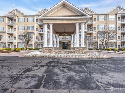 540 Cranbury Rd APT 219