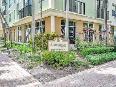 1900 Van Buren St APT 201B