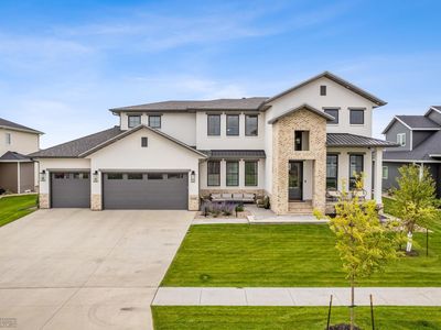 2426 McLeod Dr E