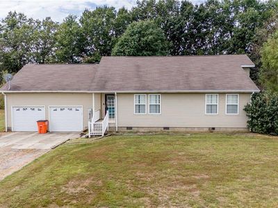 Property at 100 Country Ln, Vandalia, IL