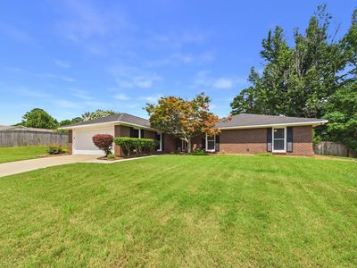 913 Lismore Dr
