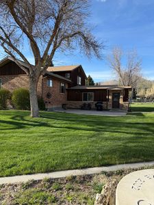 320 N Pine Canyon Rd