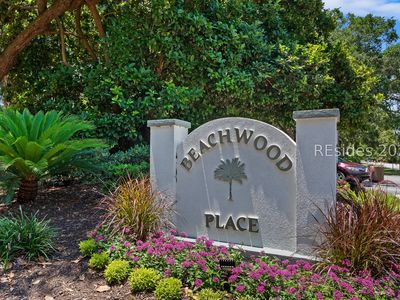 15 S Forest Beach Dr APT 2G