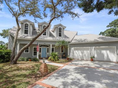 813 Old Charleston Way