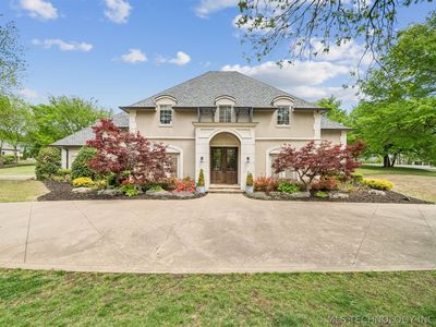6960 Fox Briar Dr
