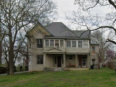 Property at 700 E 7th St, Hopkinsville, KY