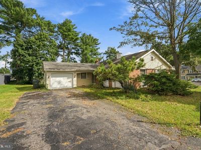 2 Barrington Ln