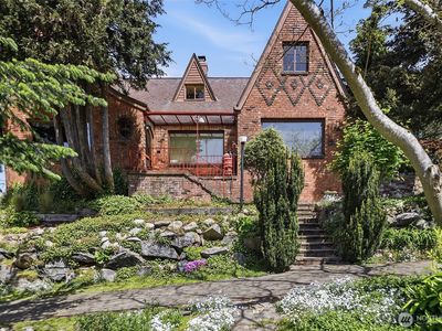 3002 NE 57th Street
