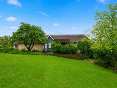 1011 Sunnyview Ln
